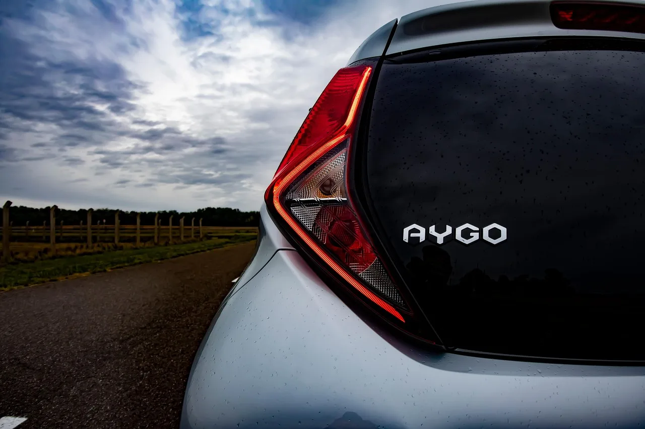Mała Toyota zdetronizowała gigantów. Oto najnowszy ranking niezawodności Driver Power 2026