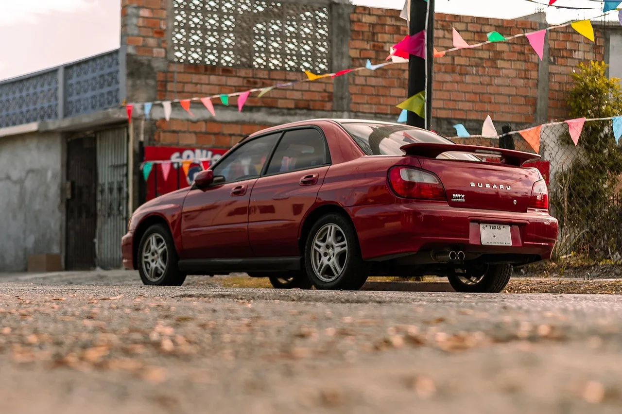 Pół miliona Subaru do poprawki przez… błędną naklejkę przy drzwiach