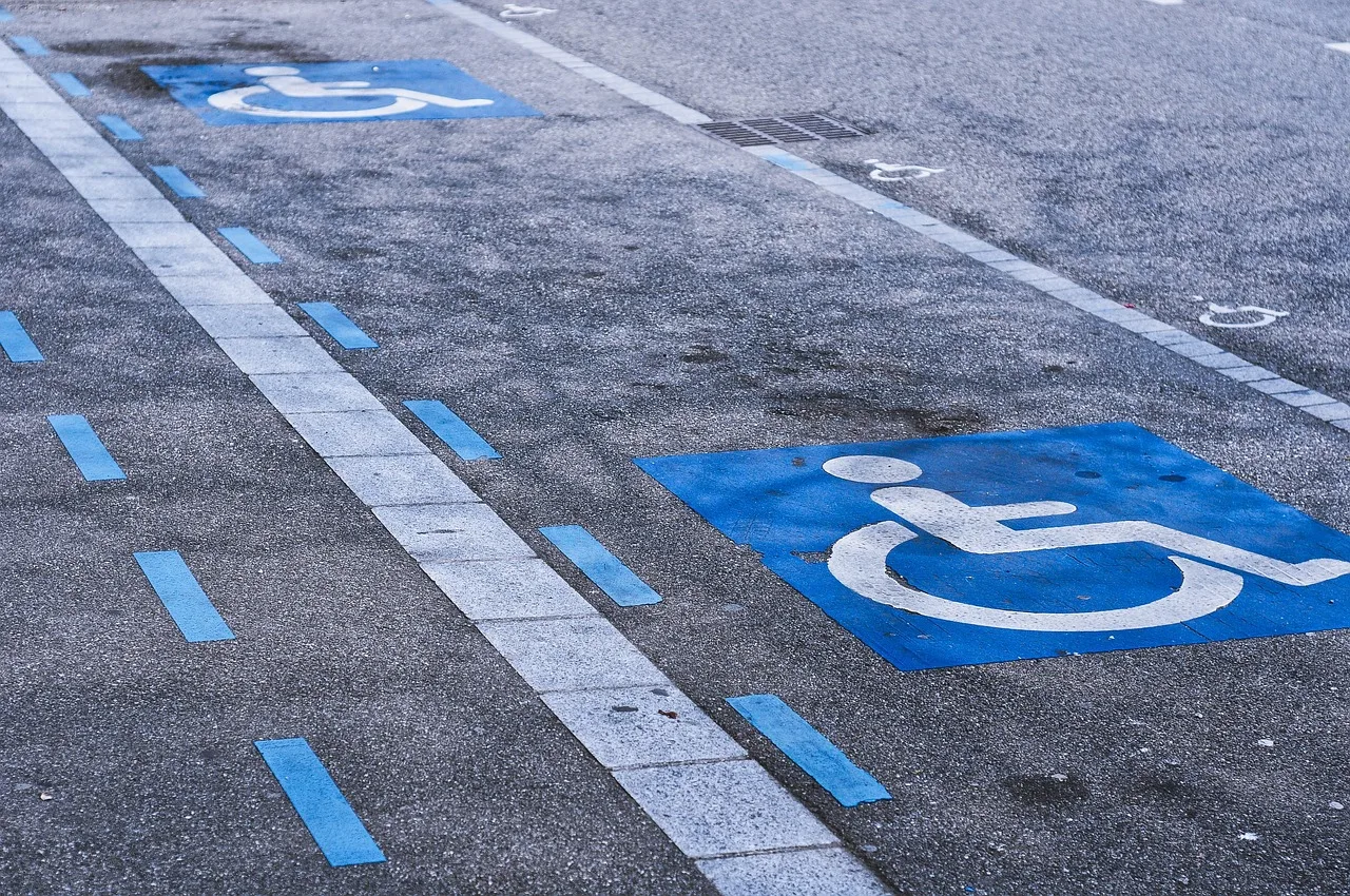 Karta parkingowa nie wygaśnie w lipcu? Rząd szykuje plan awaryjny