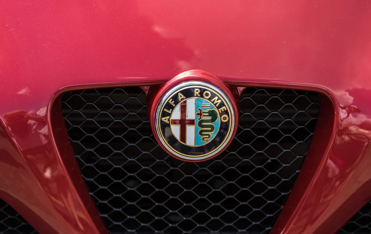Alfa Romeo Junior z polskiej fabryki: 84% kierowców wybiera hybrydę, a nie elektryka